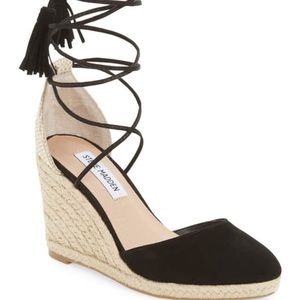 Steve Madden Bestow Wraparound Wedge